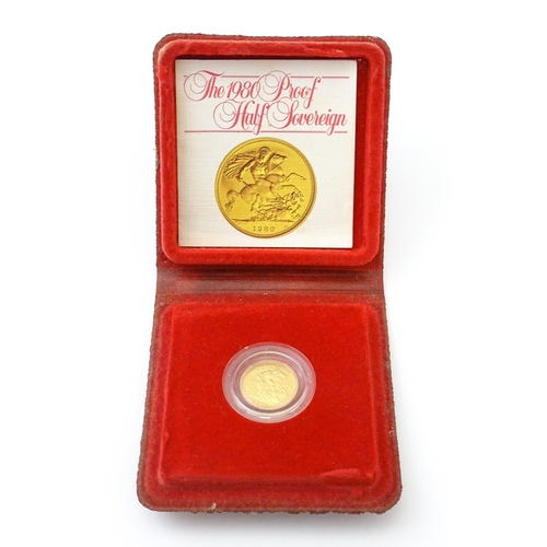 828 - Coin : A Elizabeth II 1980 gold proof half sovereign. With original box. (3.99g)