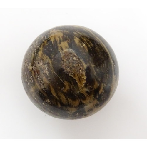 1073 - Natural History / Geology Interest: A quantity of polished hardstone specimen spheres, examples to i... 