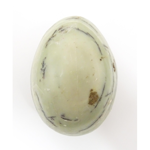 1074 - Natural History / Geology Interest: A quantity of polished hardstone specimen eggs, examples to incl... 