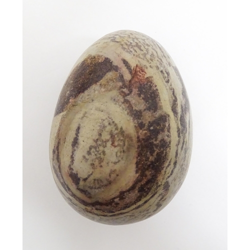 1075 - Natural History / Geology Interest: A quantity of polished hardstone specimen eggs, examples to incl... 