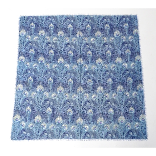 1259 - Vintage fashion / clothing: A Liberty of London wool peacock scarf in blue. Approx. 49