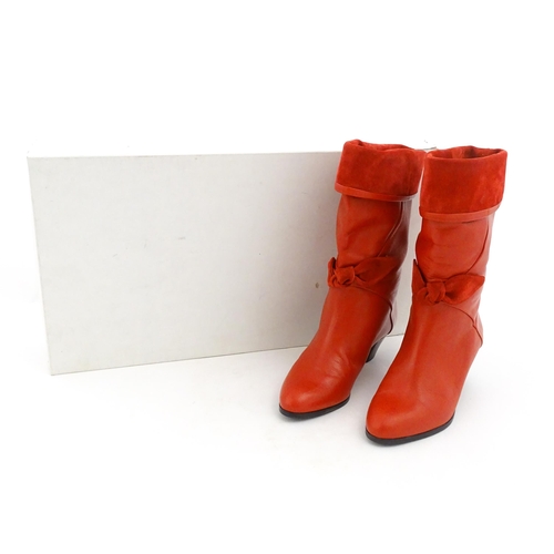 1261 - Vintage fashion / clothing: A pair of early 1990's Rombah Wallace red leather and suede boots. UK si... 