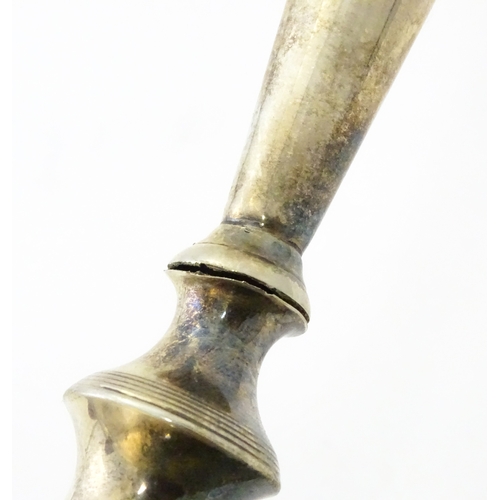 480 - A silver candlestick hallmarked Sheffield 1904, maker Thomas A Scott. Approx. 9 1/4