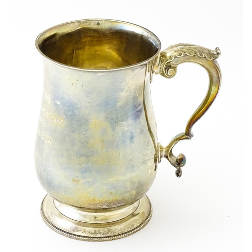 262 - A Victorian silver tankard hallmarked London 1862 maker Augustus George Piesse. Approx 5 1/4