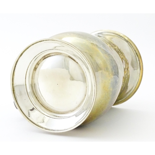 262 - A Victorian silver tankard hallmarked London 1862 maker Augustus George Piesse. Approx 5 1/4