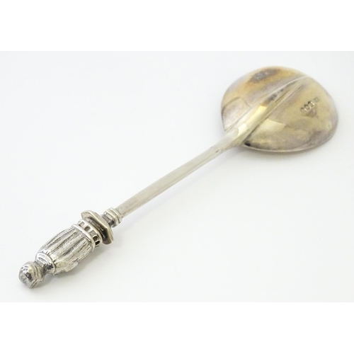 398 - A silver apostle spoon hallmarked Sheffield 1973, maker Royal Irish Silver Co. Approx. 6 1/4