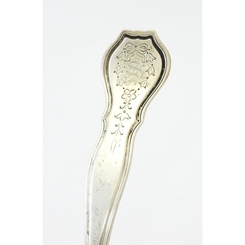 411 - An American sterling silver ladle.  Maker  R Wallace & Sons Mfg. Co. Wallingford Connecticut. Approx... 