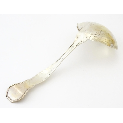 411 - An American sterling silver ladle.  Maker  R Wallace & Sons Mfg. Co. Wallingford Connecticut. Approx... 