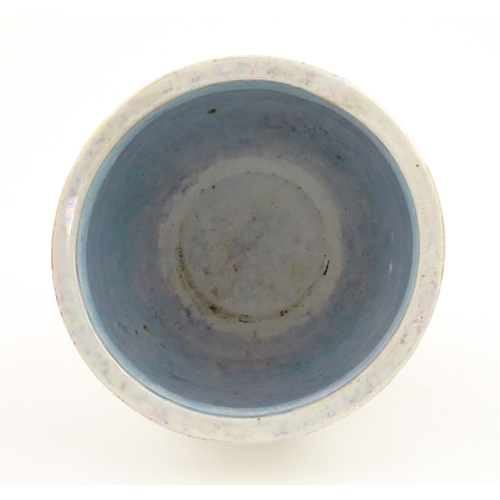 83 - A Carlton Ware lustre planter decorated in the Mikado pattern. Marked under. Approx. 5 1/2