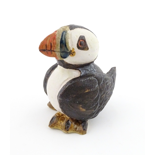 98 - A Zoo Original studio pottery model of a Puffin. Signed under Mini Puffin, no. 58. Approx. 4
