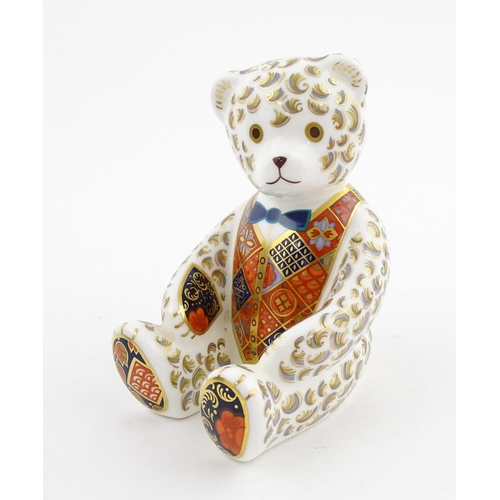 116 - A Royal Crown Derby paperweight modelled as a Regal Goldie Bear. Signed under John Ablitt. Boxed. Ap... 