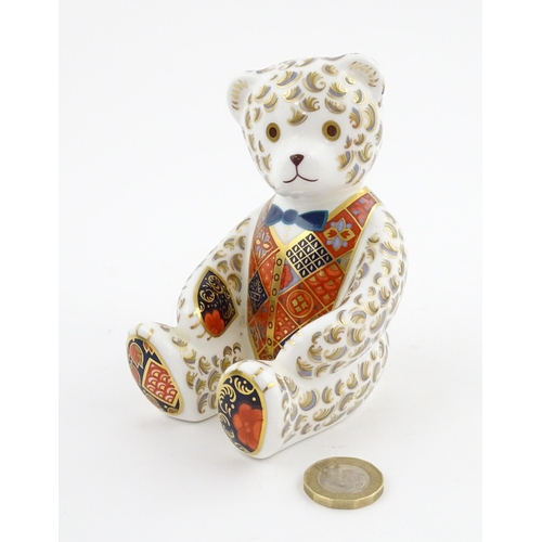 116 - A Royal Crown Derby paperweight modelled as a Regal Goldie Bear. Signed under John Ablitt. Boxed. Ap... 