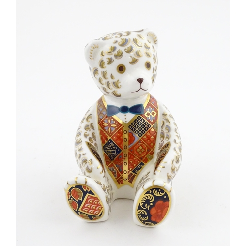 116 - A Royal Crown Derby paperweight modelled as a Regal Goldie Bear. Signed under John Ablitt. Boxed. Ap... 