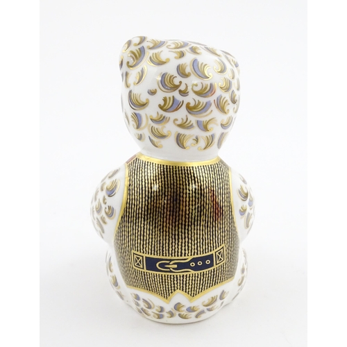 116 - A Royal Crown Derby paperweight modelled as a Regal Goldie Bear. Signed under John Ablitt. Boxed. Ap... 