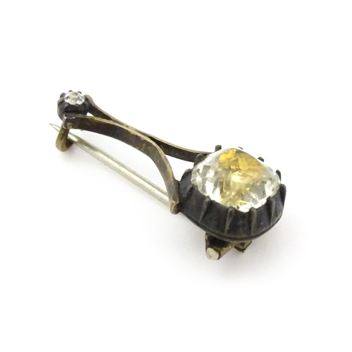 700 - A 19thC commemorative Halley's Comet paste brooch. Approx 7/8