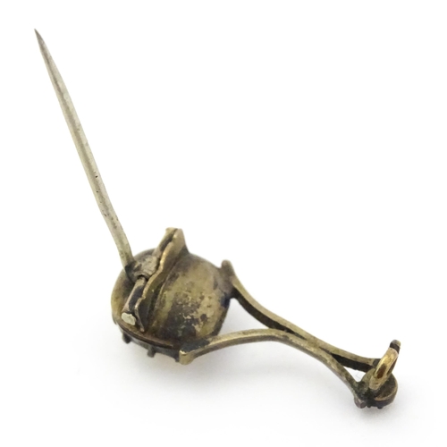 700 - A 19thC commemorative Halley's Comet paste brooch. Approx 7/8