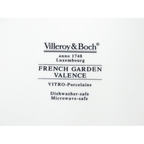 185 - A quantity of Villeroy & Boch tea and dinner wares in the French Garden Valence and French Garden Fl... 