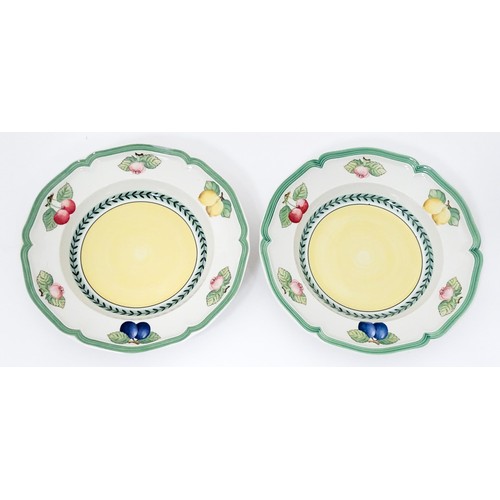 185 - A quantity of Villeroy & Boch tea and dinner wares in the French Garden Valence and French Garden Fl... 