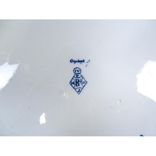 186 - A quantity of Copeland late Spode blue and white dinner wares decorated with ruins to include plates... 