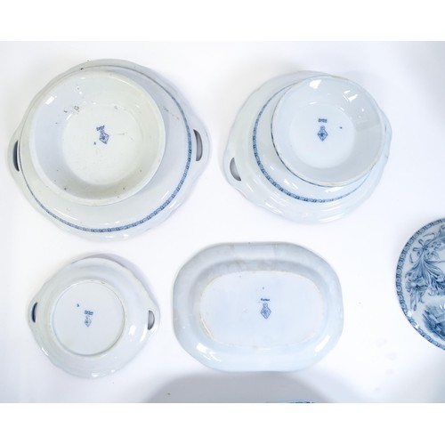 186 - A quantity of Copeland late Spode blue and white dinner wares decorated with ruins to include plates... 