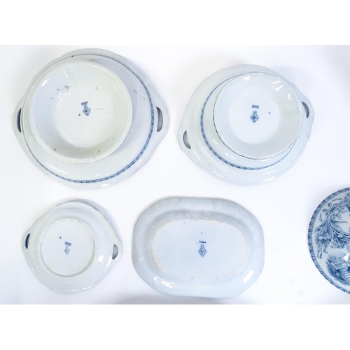 186 - A quantity of Copeland late Spode blue and white dinner wares decorated with ruins to include plates... 