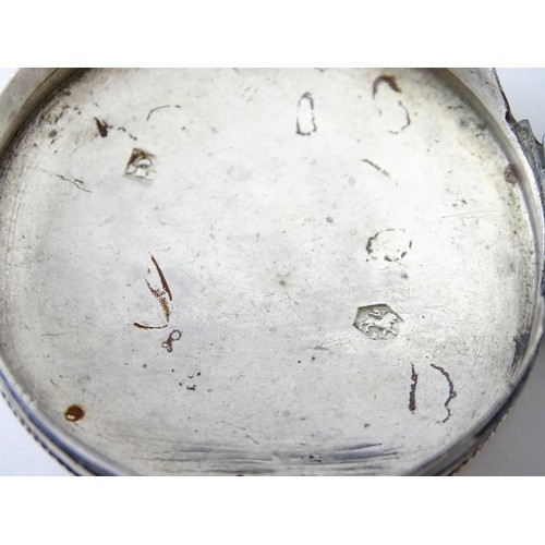 382 - A Dutch silver pill box with shield detail. Approx. 2