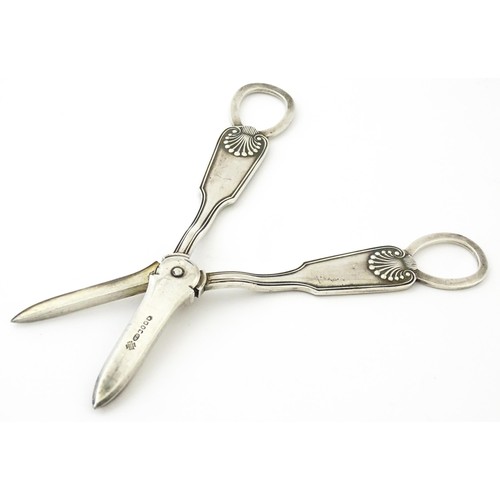 363 - Mappin & Webb Princes Plate grape shears together with silver plated grape shears. Largest approx. 7... 