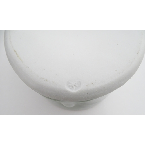 194 - Four studio pottery items to include an oval bowl by Antje Ernestus, a bowl by Richard Baxter, a sma... 