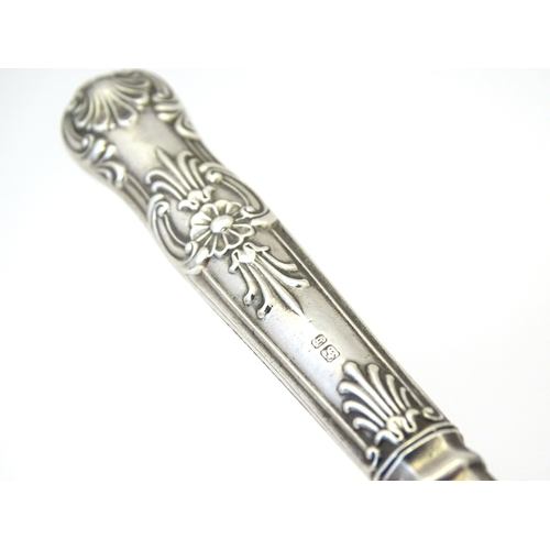 515 - A silver handled paper knife / letter opener. Approx. 8 1/4