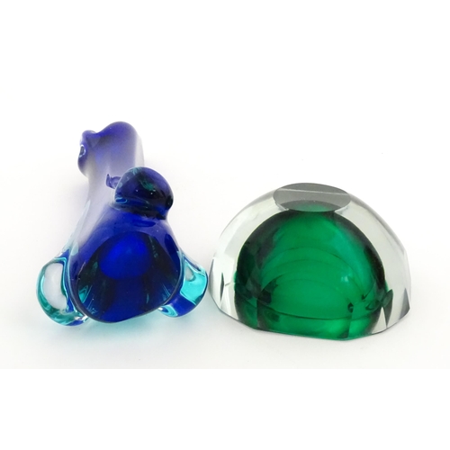 235 - A Murano sommerso glass ash tray of green and clear glass, together with a Murano glass vase. The va... 