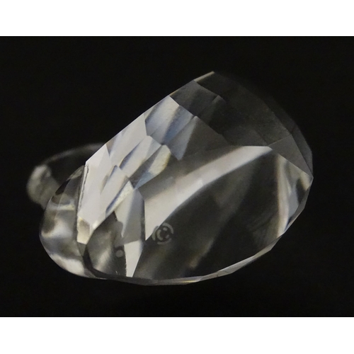 305 - Eight Swarovski crystal models of swans. Largest approx. 2 3/4