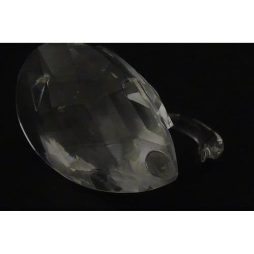 305 - Eight Swarovski crystal models of swans. Largest approx. 2 3/4