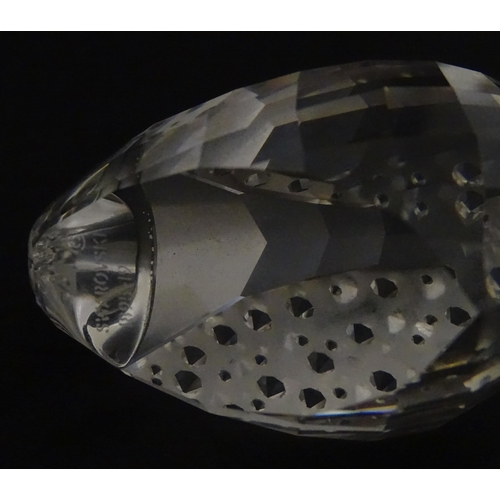 305 - Eight Swarovski crystal models of swans. Largest approx. 2 3/4