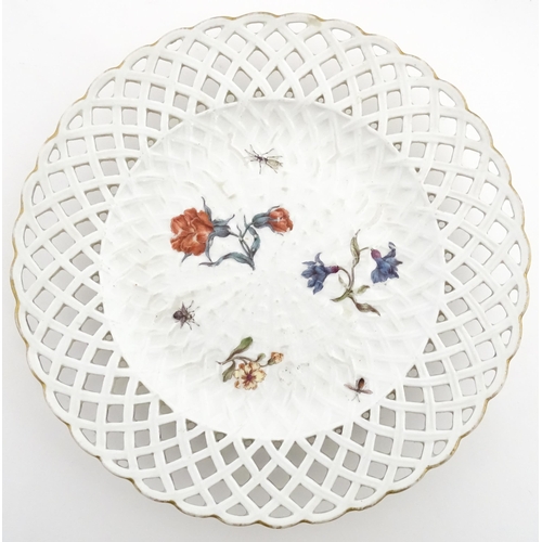 192 - Assorted ceramics to include a Losol Ware footed bowl decorated in the Old Tree pattern, a German pl... 