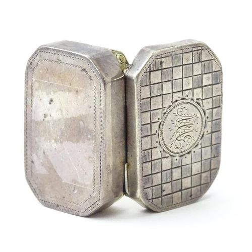 320 - A George III silver vinaigrette with canted corners, hallmarked London 1800, maker TH. Approx. 1 1/4... 