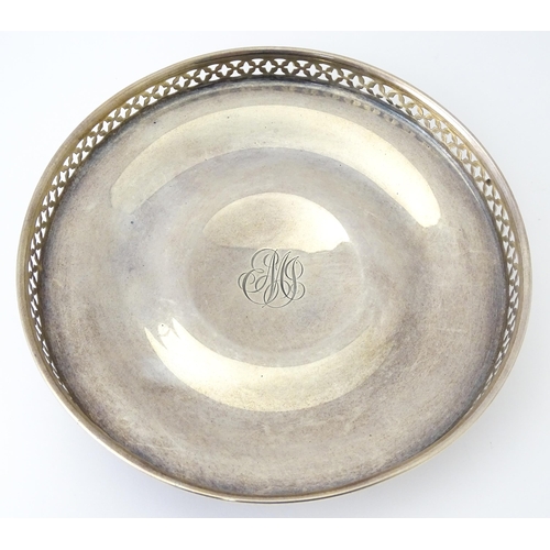 322 - A Canadian silver pedestal bonbon dish with pierced gallery rim, marked Ryrie Sterling. Approx. 7