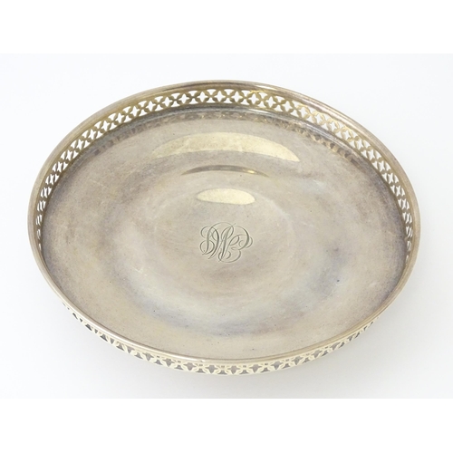 322 - A Canadian silver pedestal bonbon dish with pierced gallery rim, marked Ryrie Sterling. Approx. 7