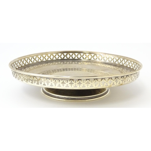 322 - A Canadian silver pedestal bonbon dish with pierced gallery rim, marked Ryrie Sterling. Approx. 7