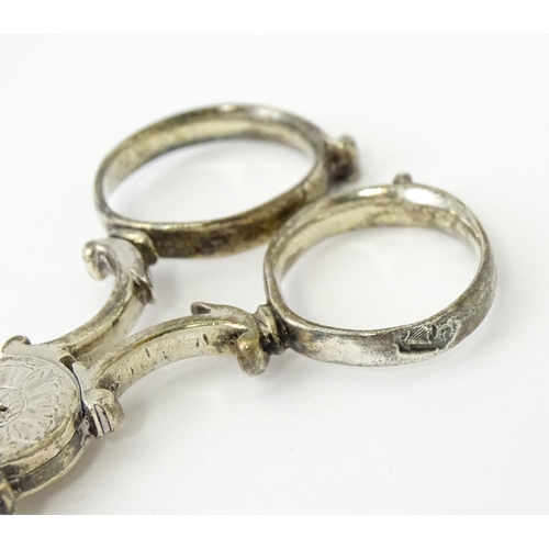 324 - 18thC Irish silver sugar nips. Together with silver plate sugar cutters with mother of pearl detail ... 