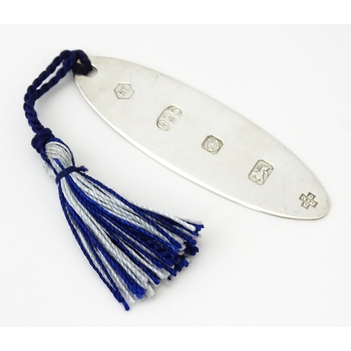 332 - A silver bookmark, hallmarked Sheffield 2000, maker Carrs of Sheffield. Approx. 3 1/4