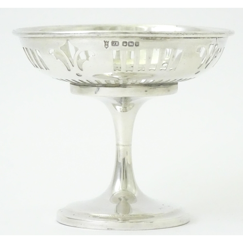 338 - A silver pedestal bonbon dish with pierced decoration hallmarked Sheffield 1913, maker Joseph Rodger... 