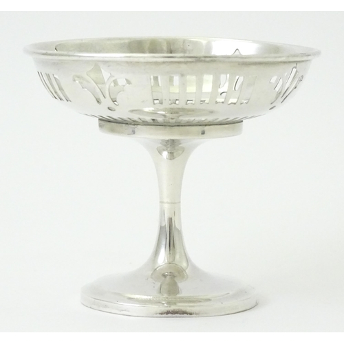 338 - A silver pedestal bonbon dish with pierced decoration hallmarked Sheffield 1913, maker Joseph Rodger... 