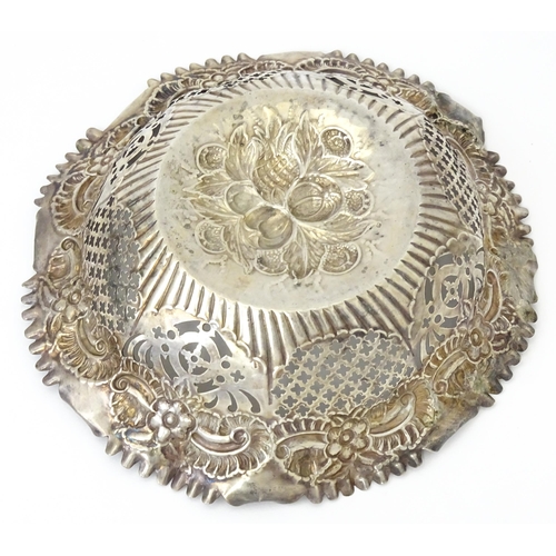 358 - A silver bon bon dish with embossed and pierced decoration, hallmarked Birmingham 1894, maker George... 