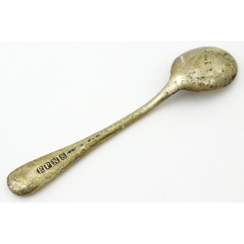 316 - A silver mustard pot with pierced decoration and blue glass liner, hallmarked Birmingham 1901. Toget... 