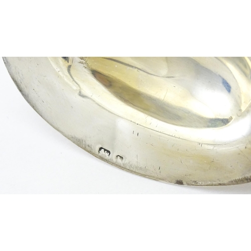 316 - A silver mustard pot with pierced decoration and blue glass liner, hallmarked Birmingham 1901. Toget... 