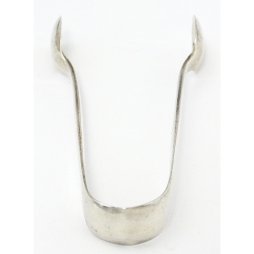 521 - A matched set of twelve Victorian silver teaspoons, hallmarked Sheffield 1896 / 97, maker Henry Will... 