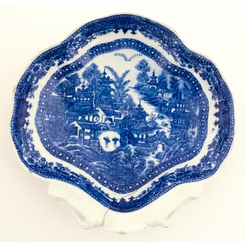 89 - Three 18thC wares comprising a Caughley dessert dish of shaped form decorated in the Full Nanking pa... 