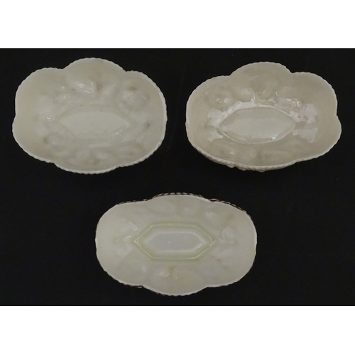99 - Six Belleek wares in the New Shell Yellow pattern to include plate, milk jug, tray and dishes. To in... 