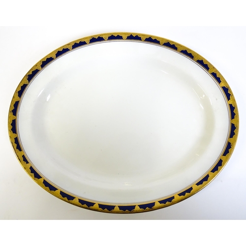 172 - A quantity of Alfred Meakin dinner wares decorated in the Bleu de Roi pattern comprising plates, dis... 