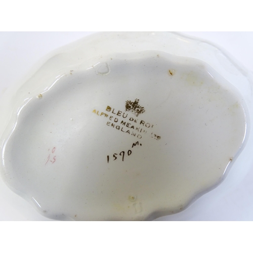 172 - A quantity of Alfred Meakin dinner wares decorated in the Bleu de Roi pattern comprising plates, dis... 